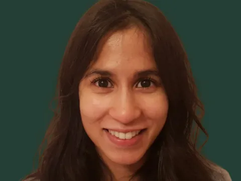 Dr Aysha Luis headshot